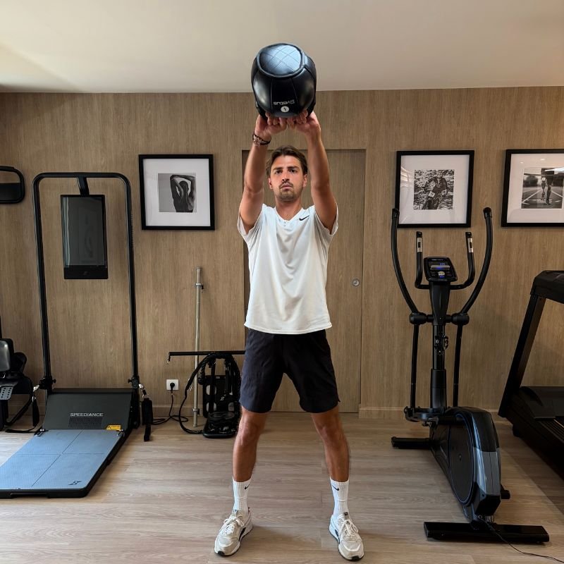 Le pole sport est un cabinet de kinesithérapeute destiné aux sportifs confirmés amateurs et club professionnel